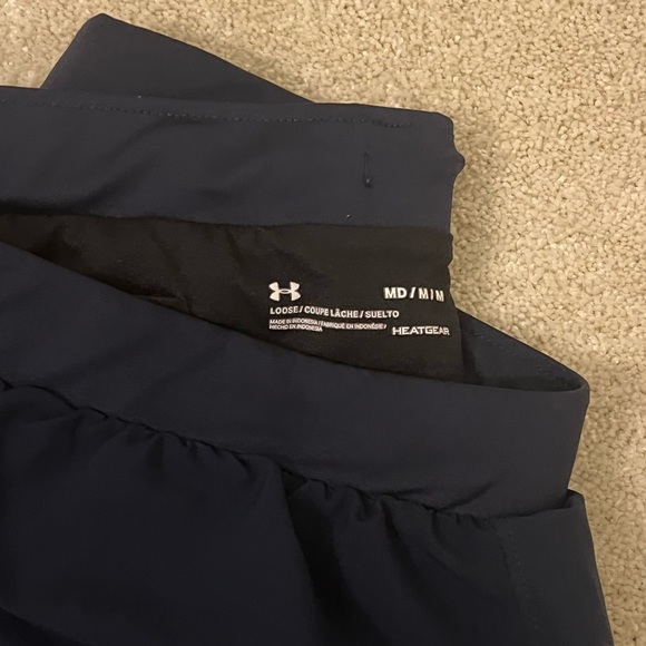 Black under armour running short women’s medium - Picture 2 of 3